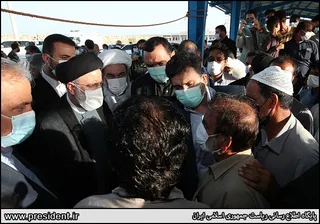 تصاویر حضور رئیس جمهور  در اسکله صیادی کنارک