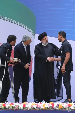 تصاویر مراسم تجلیل از مدال آوران و قهرمانان ورزشی