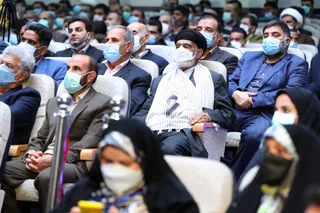 تصاویر دیدار رئیس جمهور با نخبگان ، علماء ، خانواده شهدا ، ایثارگران و جمعی از اقشار مختلف مردم