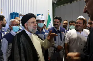 تصاویر افتتاح بزرگترین خط تولید پنل‌های خورشیدی کشور در خمین