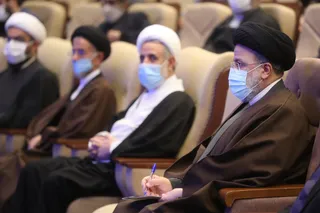 تصاویر دیدار رئیس جمهور با نخبگان ، علماء ، خانواده شهدا ، ایثارگران و جمعی از اقشار مختلف مردم