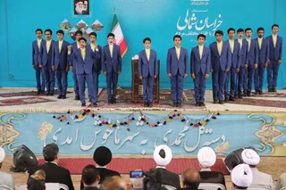 تصاویر دیدار رئیس جمهور با اقشار مختلف مردم خراسان شمالی