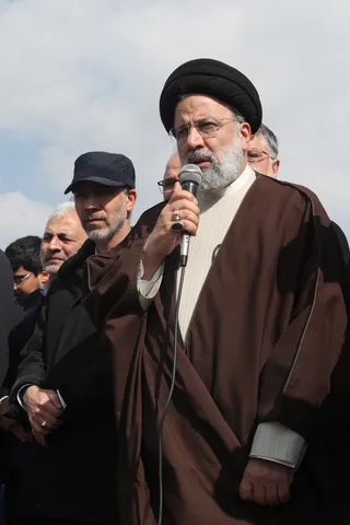 تصاویر حضور در یادمان شهید محمد بروجردی