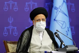 دستور رئیس دستگاه قضا به دادستان برای رسیدگی به علت صدور مجوز صادرات به افراد فاقد صلاحیت/ گره زدن تصمیم گیری‌ها به انتخابات آمریکا آدرس غلط دادن به ملت است