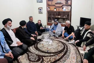 تصاویر حضور آیت‌الله رئیسی در محل ساختمان متروپل آبادان