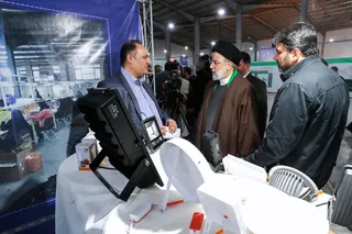 تصاویر بازدید از نمایشگاه احیاگران ۷۶ واحد صنعتی استان یزد