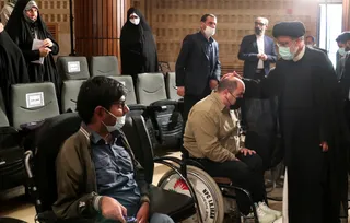 تصاویر دیدار با نخبگان ، علماء ، خانواده شهدا ، ایثارگران و جمعی از اقشار مختلف مردم