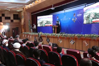 تصاویر دیدار رئیس جمهور با نخبگان ، علماء ، خانواده شهدا ، ایثارگران و جمعی از اقشار مختلف مردم