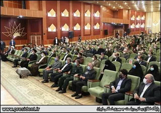تصاویردیدار رئیس جمهور با نخبگان ، علماء ، خانواده شهدا ، ایثارگران و جمعی از اقشار مختلف مردم