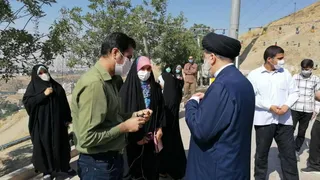 گزارش تصویری/ زیارت کهف الشهداء و گفت‌وگو با مردم
