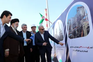 تصاویر افتتاح بخش نخست فاز ۲ طرح توسعه و تثبیت ظرفیت پالایشگاه آبادان