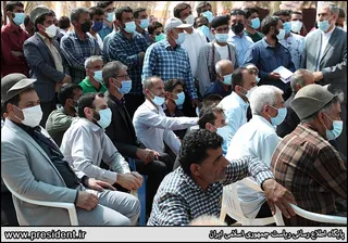 تصاویر سخنرانی در جمع مردم دلوار در خانه-موزه رئیسعلی دلواری