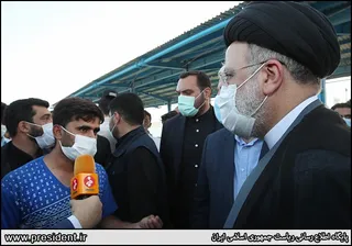 تصاویر حضور رئیس جمهور  در اسکله صیادی کنارک