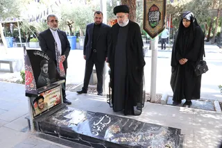 تصاویر تجدید میثاق رئیس جمهور و اعضای هیئت دولت با آرمان‌های امام راحل و شهدای انقلاب اسلامی