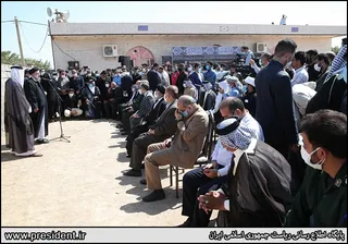تصاویر بازدید هوایی رئیس جمهور از منطقه دشت آزادگان و هورالعظیم و حضور در میان مردم روستاهای اطراف هویزه