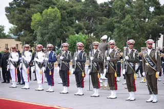 استقبال از پیکر رئیس جمهور شهید و همراهان در فرودگاه مهرآباد