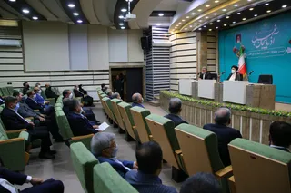 تصاویر  نشست با فعالان اقتصادی ، تجار و بازرگانان