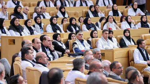 تصاویر مراسم تجلیل از دستاوردها و تکریم فعالان نظام بهداشت کشور در دولت مردمی