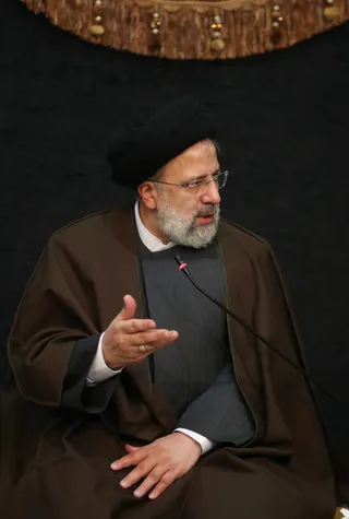 تصاویر دیدار صمیمانه با خانواده شهدای دفاع مقدس و مدافع حرم