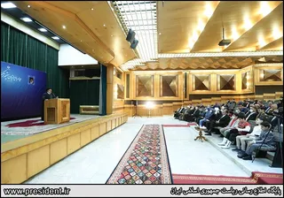تصاویر دیدار ایرانیان مقیم ترکمنستان با رئیس جمهور