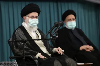 تصاویر حضور رئیس جمهور در دیدار مسئولان نظام و میهمانان کنفرانس وحدت اسلامى‌ با رهبر معظم انقلاب