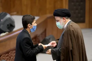 تصاویر دیدار رئیس جمهور با نخبگان ، علماء ، خانواده شهدا ، ایثارگران و جمعی از اقشار مختلف مردم