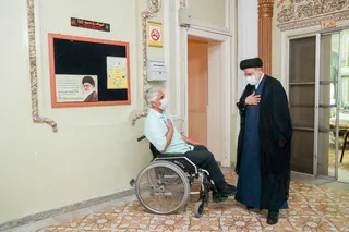 تصاویر حضور سرزده رئیس جمهور منتخب در آسایشگاه جانبازان امام خمینی(ره)