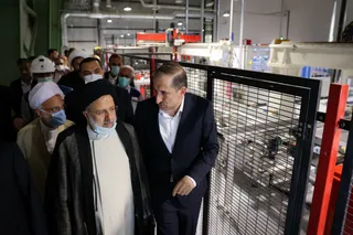 تصاویر افتتاح بزرگترین خط تولید پنل‌های خورشیدی کشور در خمین