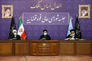 بخشی از مشکلات امروز کشور ناشی از چشم دوختن به لبخند یا خشم خارجی هاست؛ داشتن روحیه جهادی و کار انقلابی گره گشاست/ رفتار آمریکایی‌ها هم نقض «حقوق بین الملل» است هم نقض «حقوق معاهدات» / باید انجام تکالیف اروپایی‌ها از آنها مطالبه شود