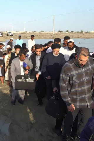 گزارش تصویری از حضور رئیس جمهور در مناطق سیل‌زده سیستان و بلوچستان