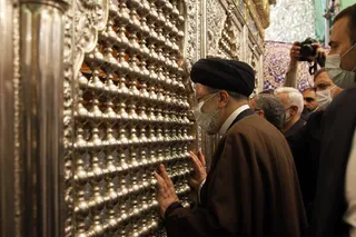 آیت الله رئیسی حرم امامین کاظمین را زیارت کرد