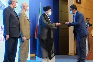 تصاویر تقدیر از برگزیدگان سی و پنجمین جشنواره بین‌المللی خوارزمی