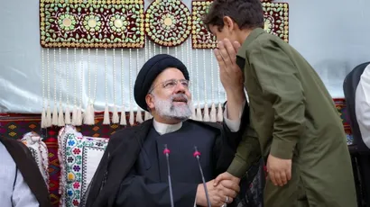 نشست  نشست با جمعی از علما و سران طوایف جنوب سیستان و بلوچستان