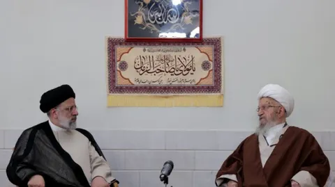 دکتر رئیسی: ارتباط مستمر استاندار قم و مسئولان دولت با مراجع تقلید همواره مورد تأکید بنده بوده است