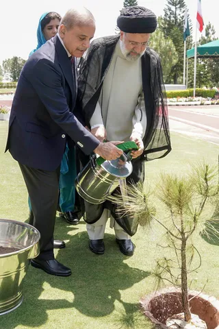 استقبال رسمی از سوی نخست وزیر پاکستان