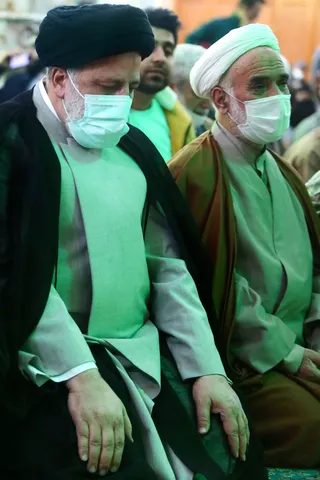 تصاویر حضور رئیس جمهور در مسجد مقدس جمکران در روز نیمه شعبان