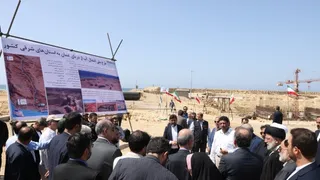 تصاویر  آغاز عملیات لوله‌گذاری انتقال آب دریای عمان به شرق کشور