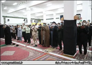 تصاویر حضور و گفتگوی رئیس جمهور با حاشیه نشینان شهر چابهار