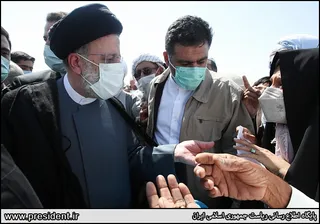تصاویر بازدید هوایی از مناطق مرزی ایران و افغانستان و حضور و سخنرانی در روستای ملاعلی