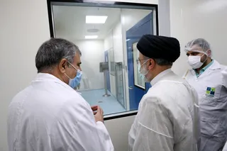 تصاویر بازدید رئیس جمهور از طرح های دانش بنیان در پارک علم وفناوری پردیس