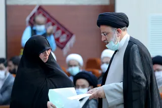 تصاویر دیدار رئیس جمهور با نخبگان ، علماء ، خانواده شهدا ، ایثارگران و جمعی از اقشار مختلف مردم