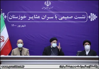 تصاویر نشست صمیمی رییس جمهور با سران عشایر خوزستان