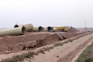 تصاویر بازدید رئیس جمهور از پروژه های خط انتقال پساب بهداشتی و کمربندی جنوبی پاکدشت