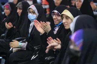 تصاویر دیدار با جمعی از دختران شرکت کننده در برنامه «بینهایت شو»