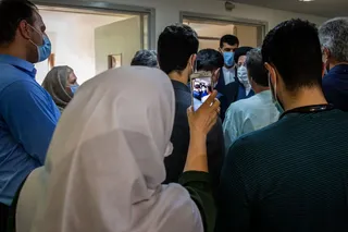 بازدید رئیسی از بخش‌های مختلف بیمارستان میلاد و گفتگو با مردم، بیماران و کادر درمان