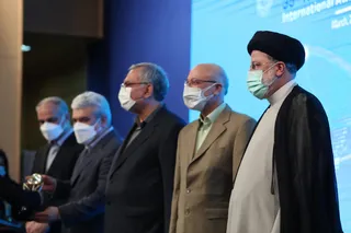 تصاویر تقدیر از برگزیدگان سی و پنجمین جشنواره بین‌المللی خوارزمی