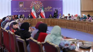 سخنرانی در جمع شرکت کنندگان در اولین جشنواره بین المللی رسانه خورشید