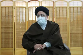 آیت الله رئیسی با تعدادی از مراجعه کنندگان به دادگستری مازندران دیدار و گفتگو کرد