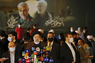 دست انتقام الهی گردن ظالم را می‌گیرد و حق مظلوم را از او خواهد ستاند