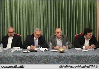 تصاویر نشست بازرگانان ایرانی مقیم عشق آباد با دکتر رئیسی